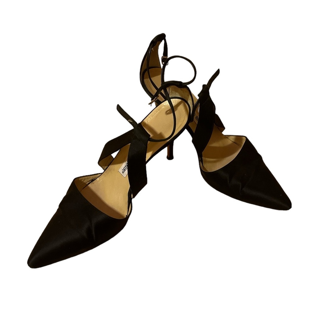 Satin Manolo Blahnik Pumps